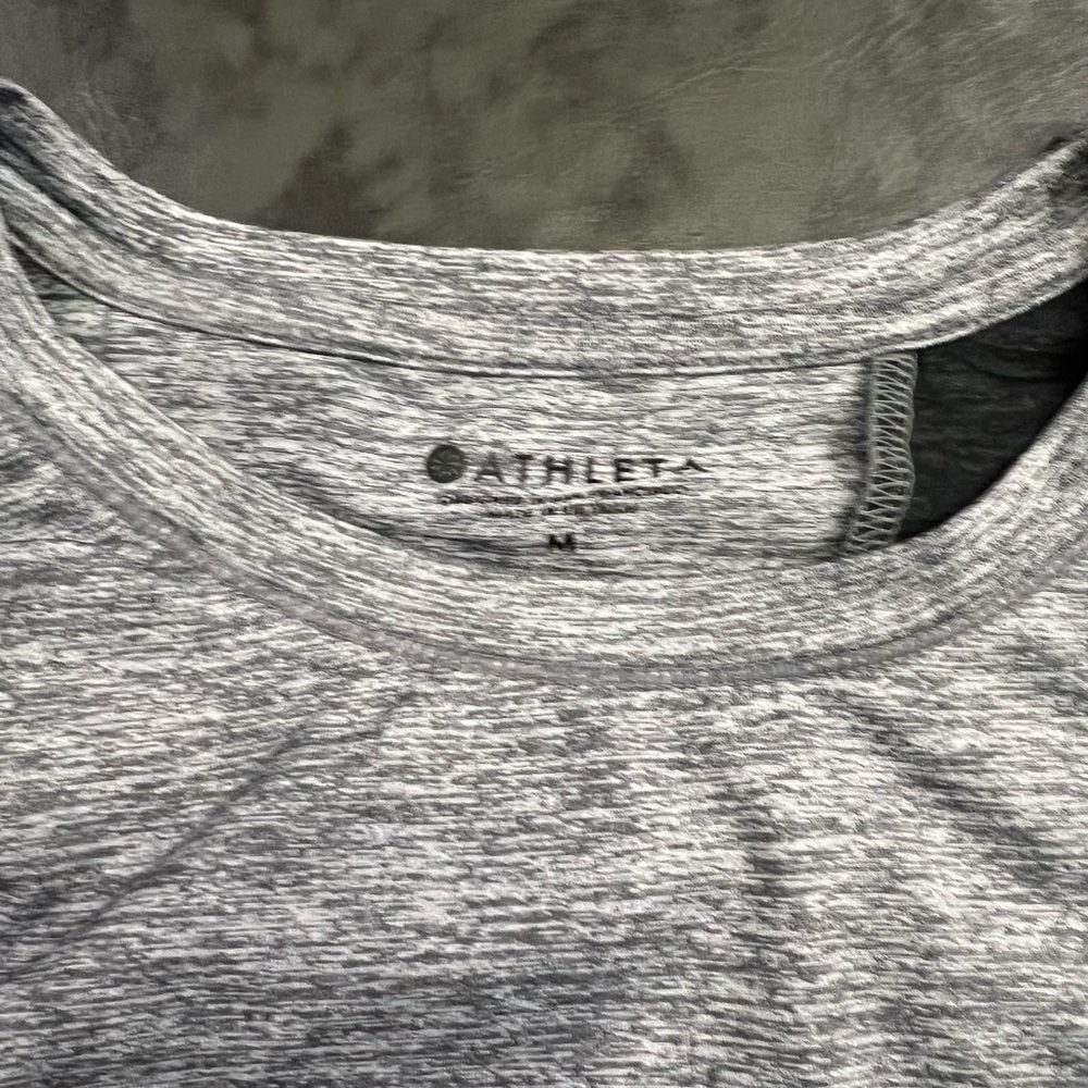 ATHLETA Sun Lover Split Back Tulip UPF Long Sleeve Thumb Hole Gray Top Size M - Picture 4 of 8